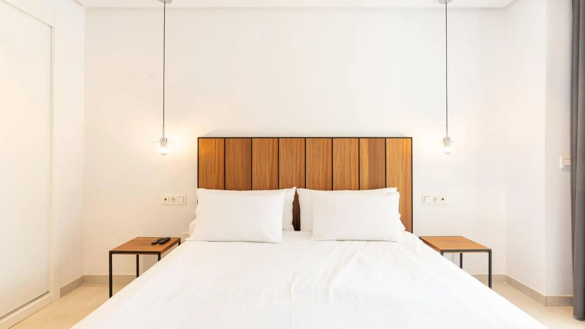 La Quinta 3 Bedroom Ultra Modern Apartment With Private Hot Tub Málaga 0*,  Spanien