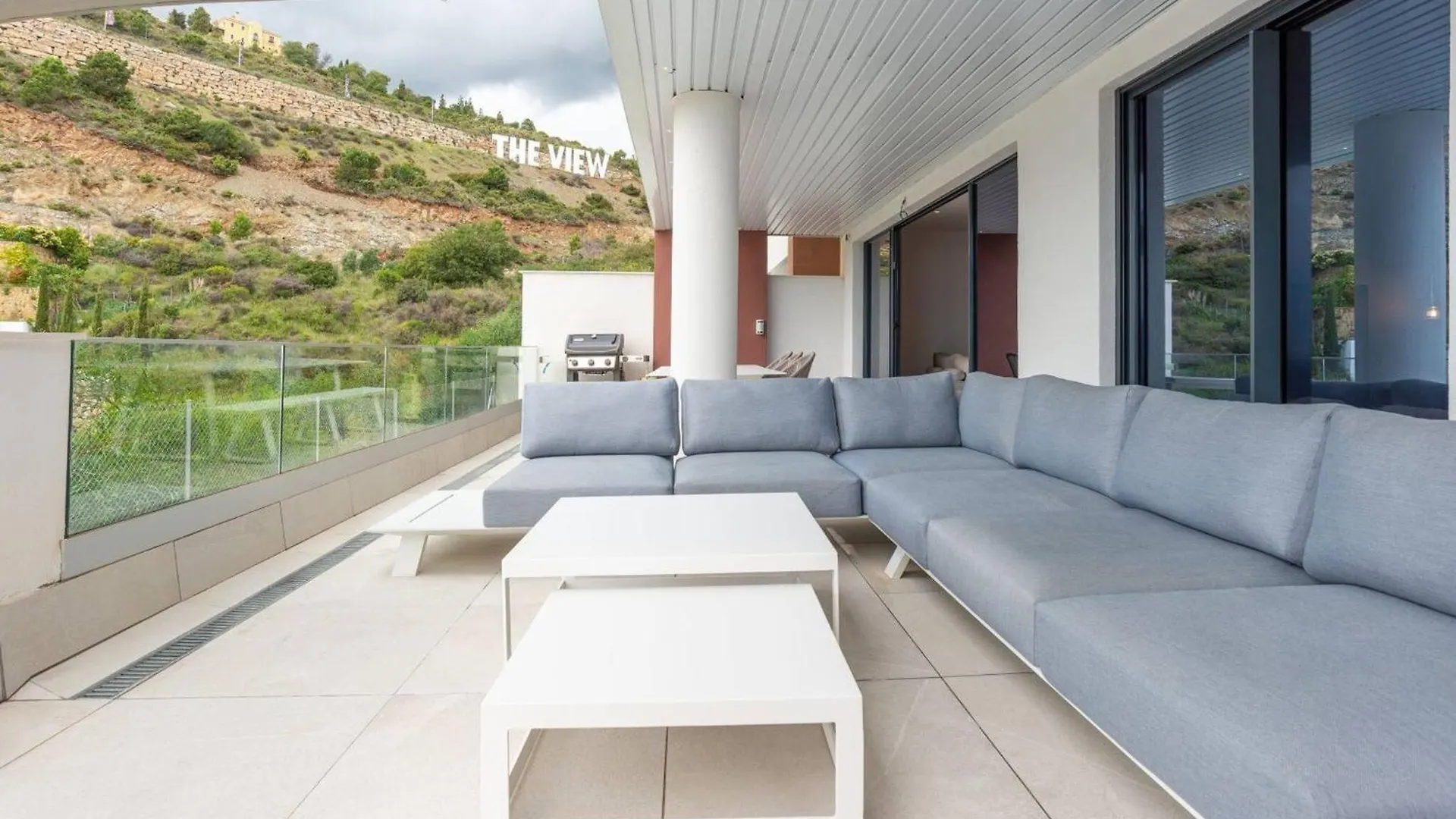 La Quinta 3 Bedroom Ultra Modern Apartment With Private Hot Tub Малага