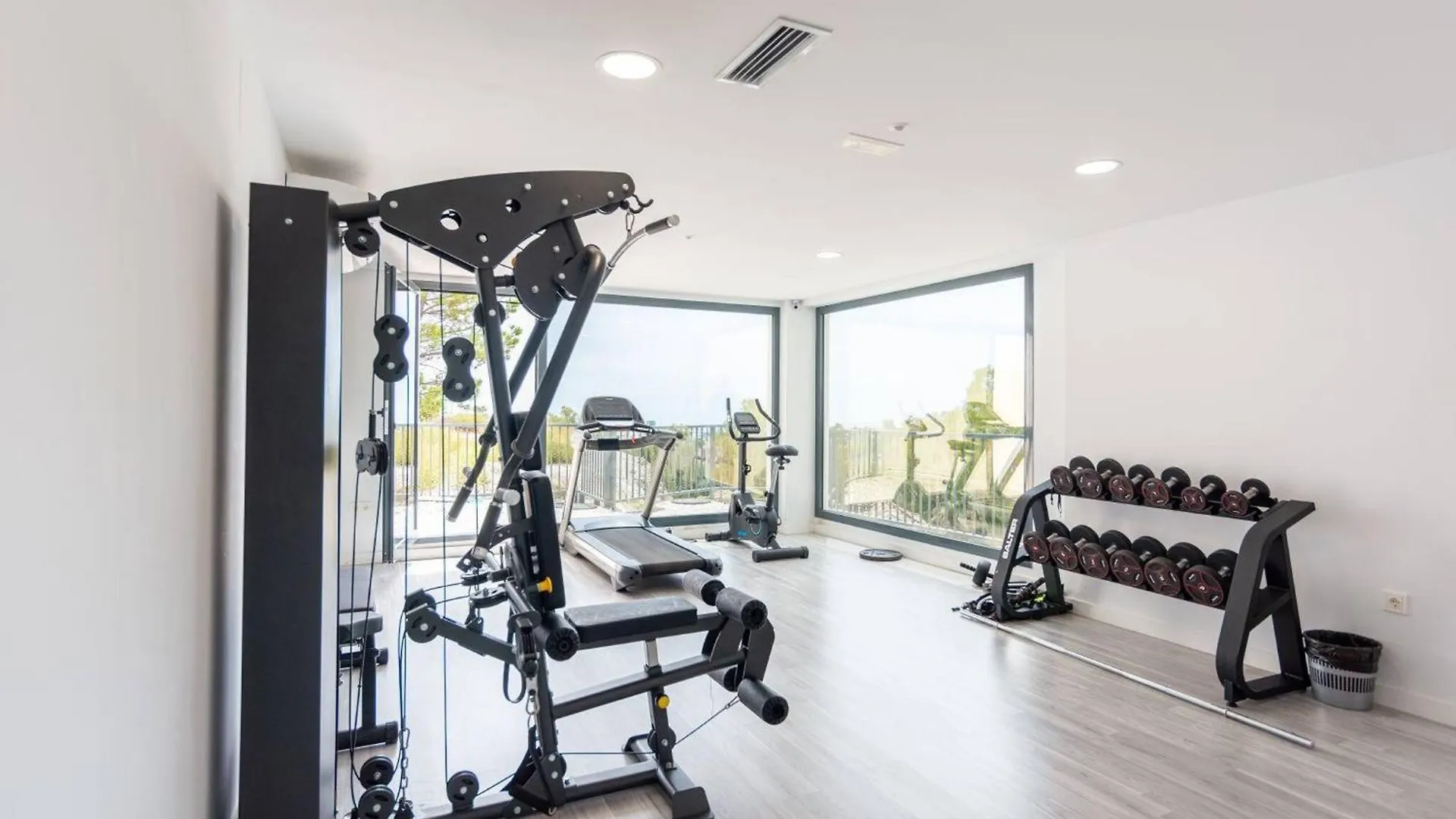 La Quinta 3 Bedroom Ultra Modern Apartment With Private Hot Tub Malaga