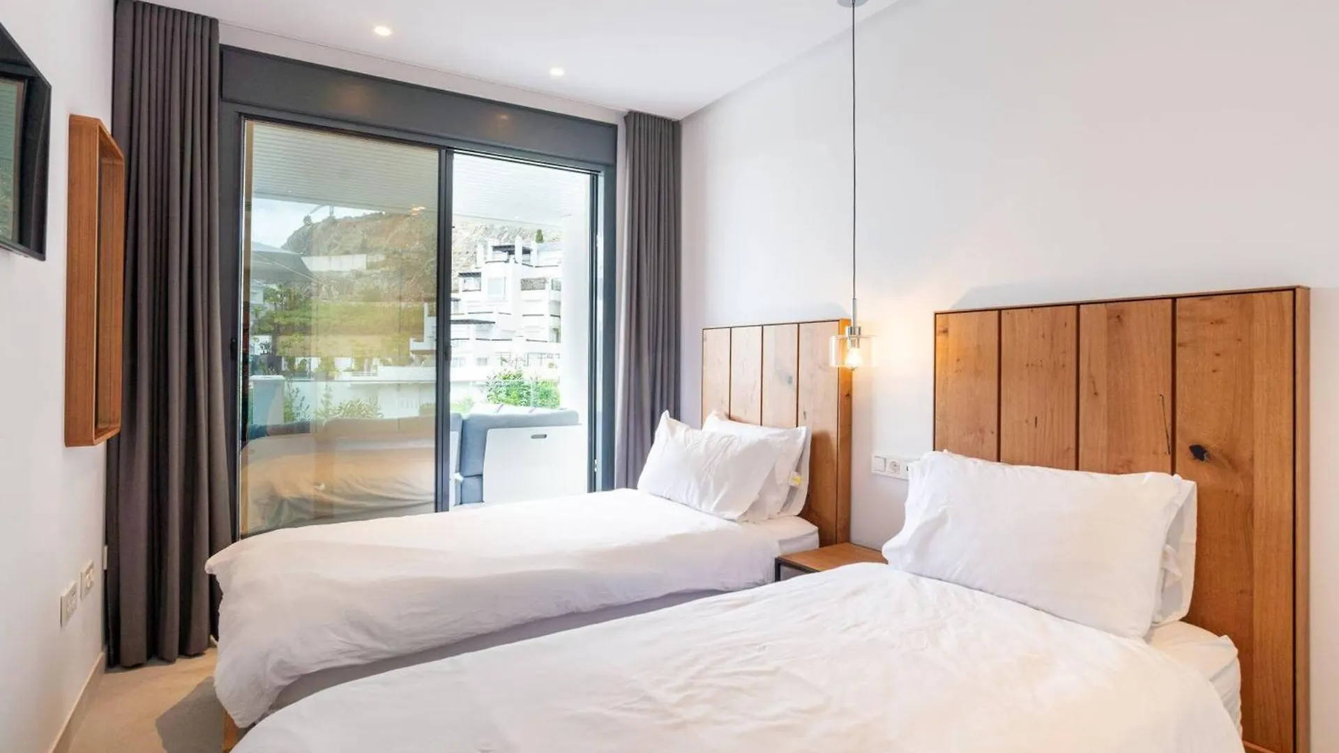 La Quinta 3 Bedroom Ultra Modern Apartment With Private Hot Tub Malaga 0*,