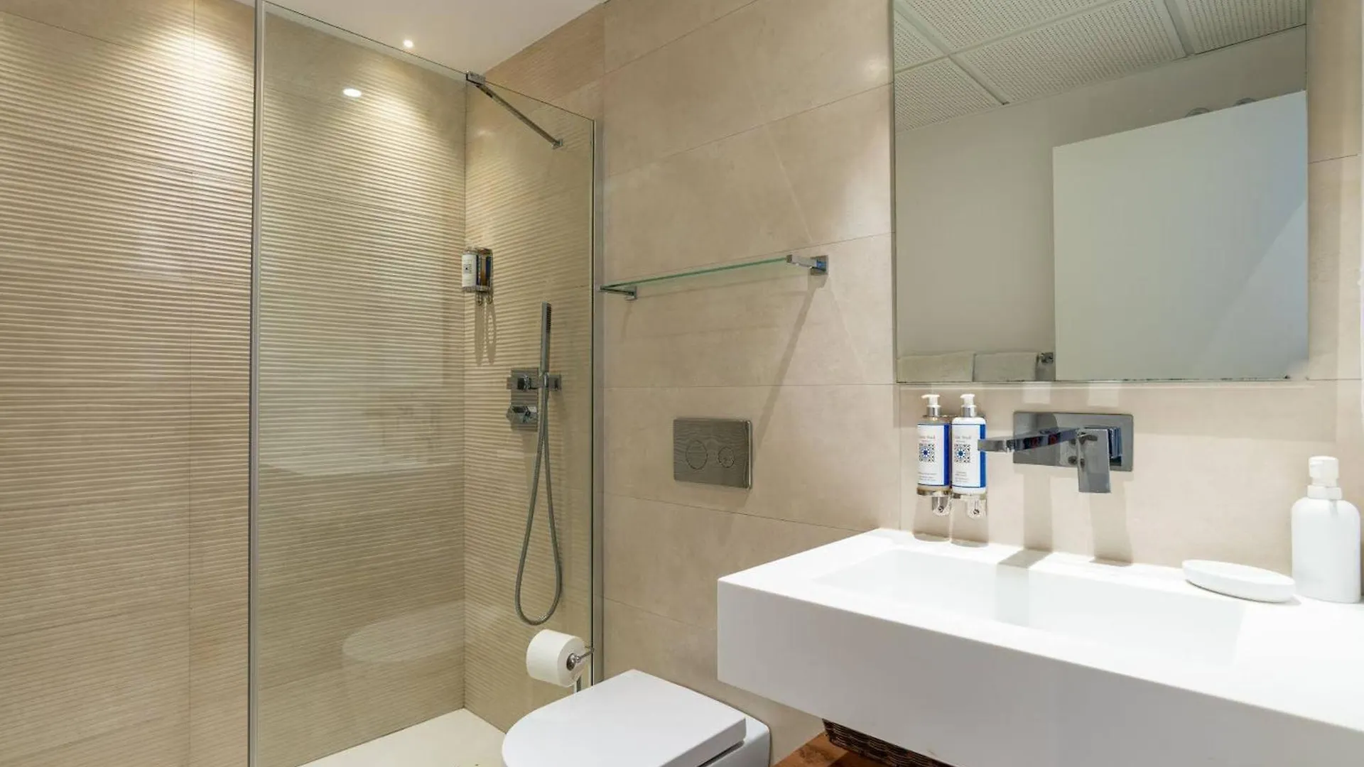 La Quinta 3 Bedroom Ultra Modern Apartment With Private Hot Tub Malaga 0*,