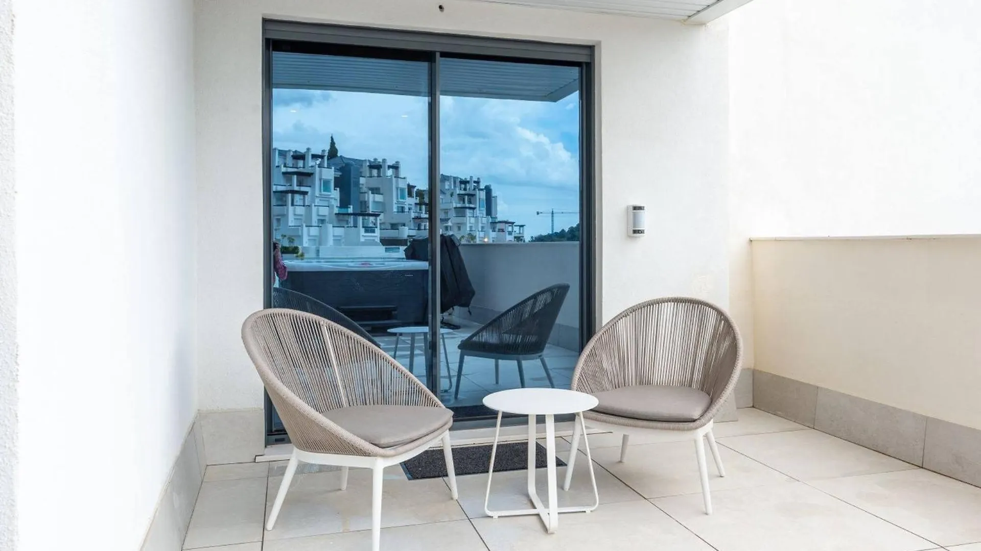 La Quinta 3 Bedroom Ultra Modern Apartment With Private Hot Tub Malaga Spain