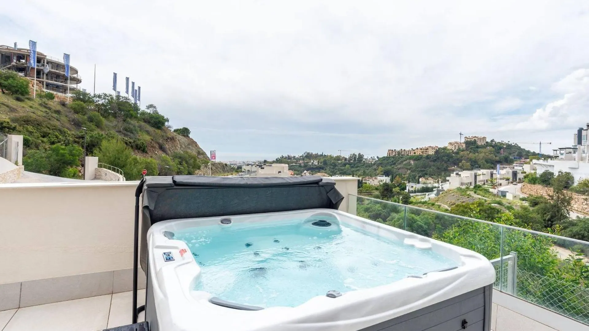 La Quinta 3 Bedroom Ultra Modern Apartment With Private Hot Tub Malaga Spain