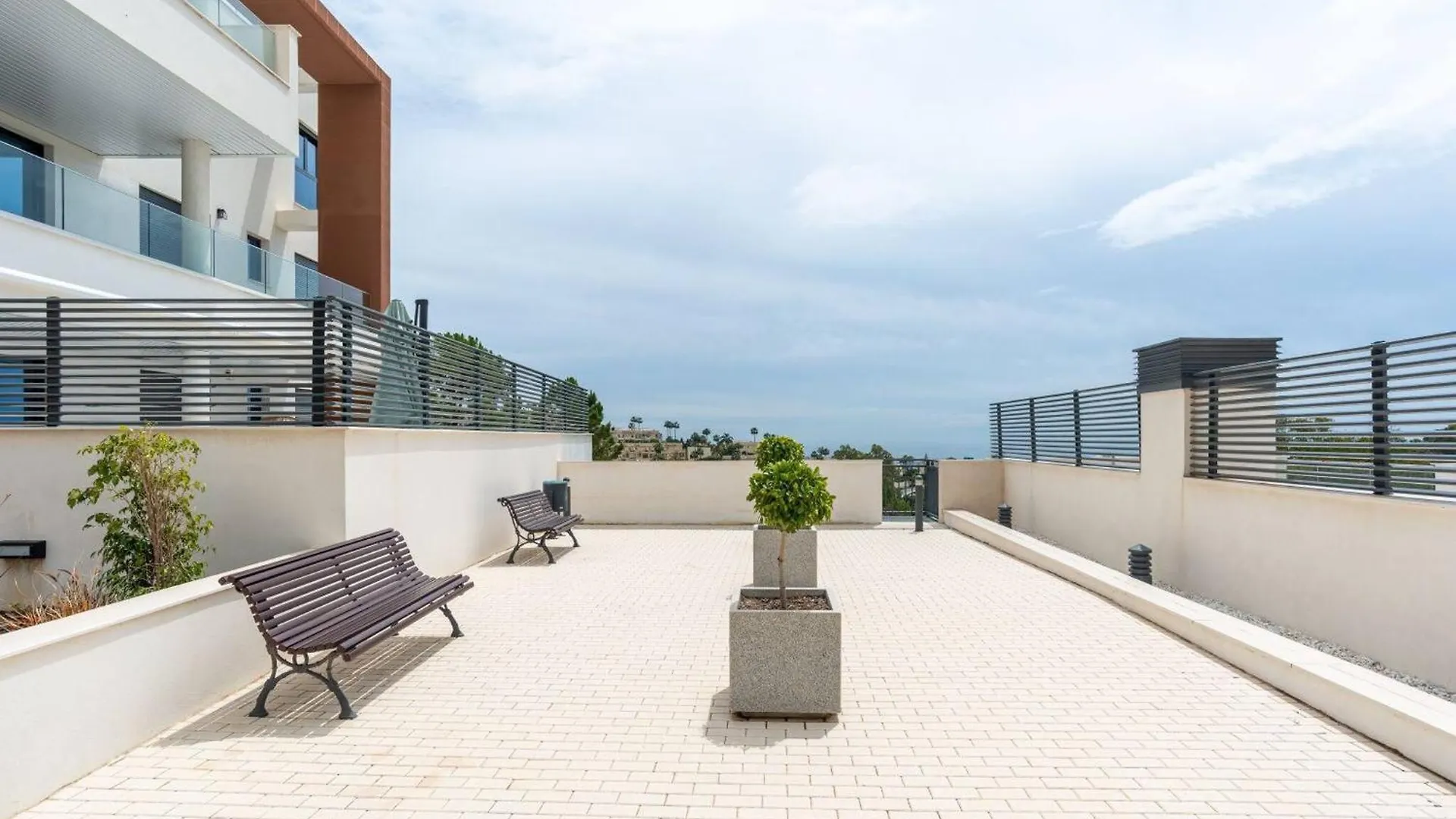 La Quinta 3 Bedroom Ultra Modern Apartment With Private Hot Tub Malaga
