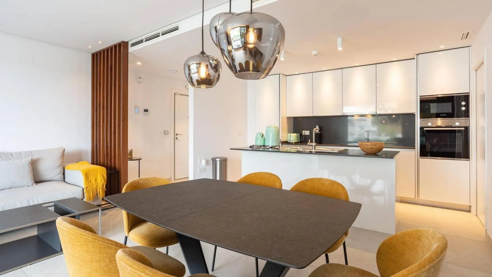 La Quinta 3 Bedroom Ultra Modern Apartment With Private Hot Tub Malaga 0*,  Spain