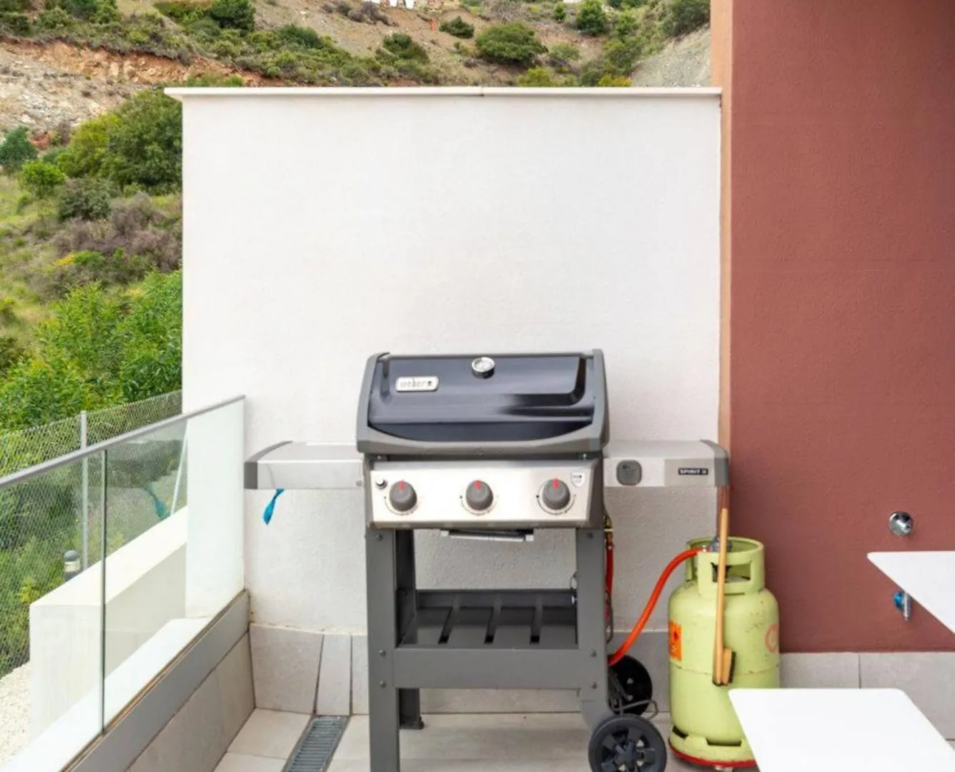 La Quinta 3 Bedroom Ultra Modern Apartment With Private Hot Tub Malaga