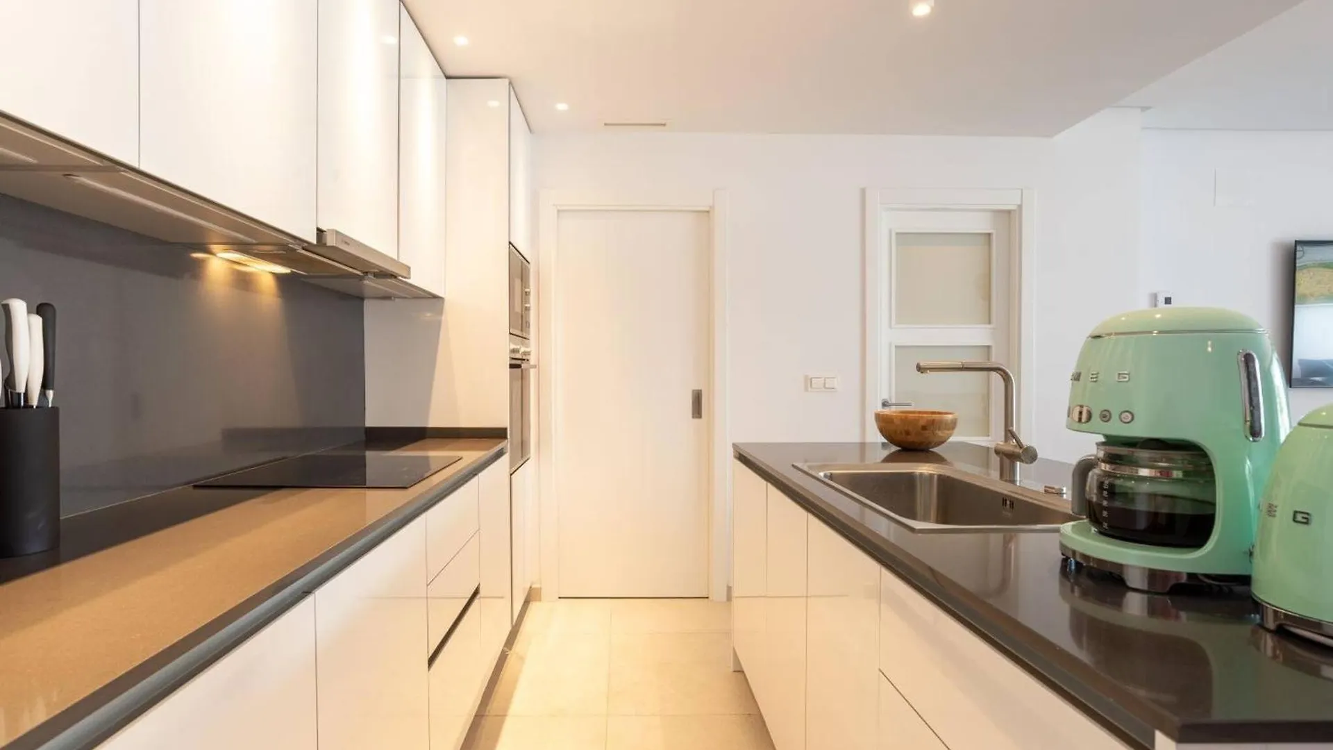 La Quinta 3 Bedroom Ultra Modern Apartment With Private Hot Tub Malaga Spain