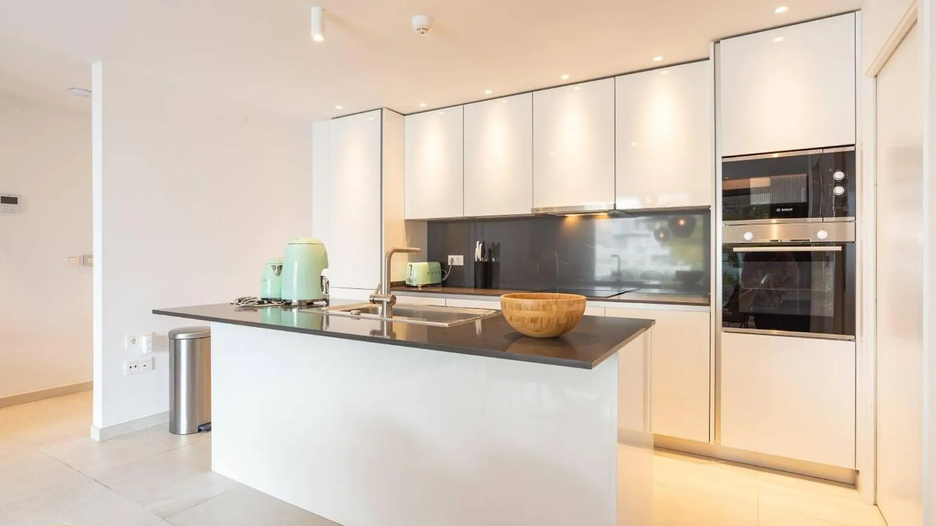 La Quinta 3 Bedroom Ultra Modern Apartment With Private Hot Tub Malaga