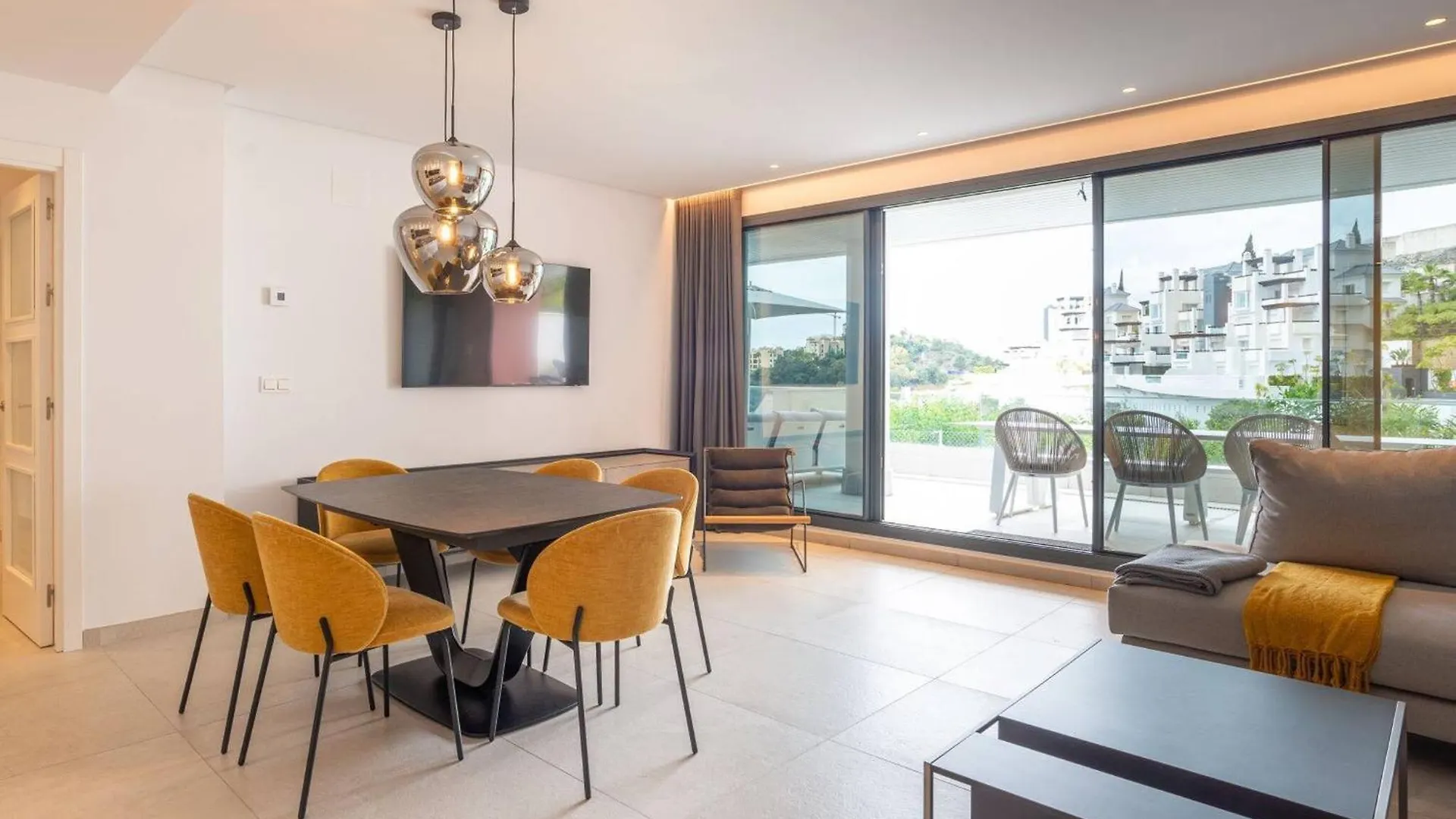 La Quinta 3 Bedroom Ultra Modern Apartment With Private Hot Tub Malaga 0*,